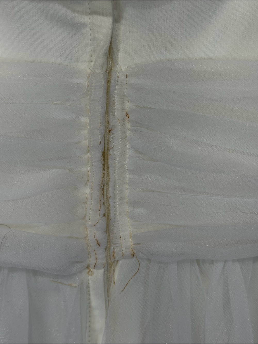 Elegant White Chiffon Women’s Dress with Ruching 1980s vintage - Picture 4 of 7